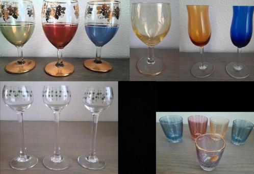 verschillende kleurige glazen, Antiek en Kunst, Antiek | Glas en Kristal, Ophalen of Verzenden