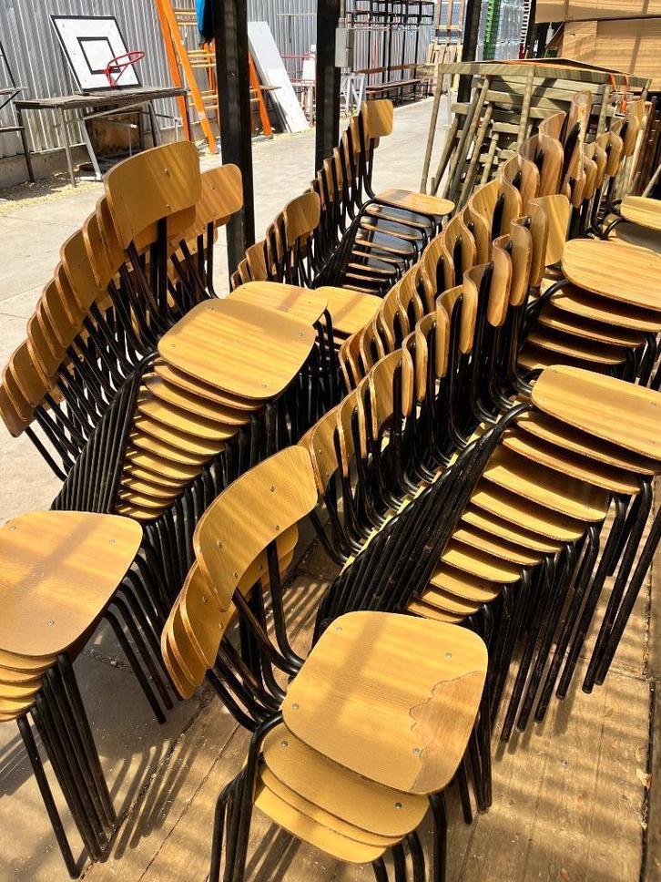 Obumex vintage formica stoelen | zwart frame, stapelbaar en, Huis en Inrichting, Stoelen, Gebruikt, Vijf, Zes of meer stoelen
