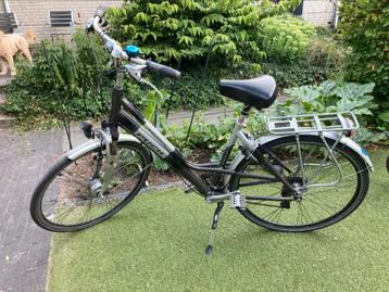 Dames fiets beschikbaar voor biedingen