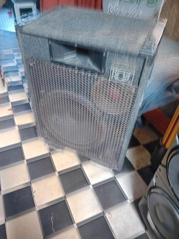 2 geluidsboxen van ROSS. beschikbaar voor biedingen