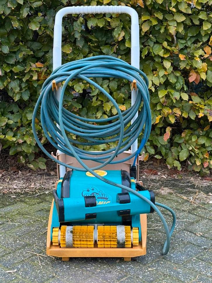 Dolphin Dynamic zwembadrobot met transformator & trolley, Tuin en Terras, Zwembad-toebehoren, Zo goed als nieuw, Reinigingsmiddel