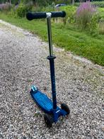 Micro Step Maxi Delux marineblauw LED, Fietsen en Brommers, Steps, Ophalen of Verzenden, Zo goed als nieuw, Gewone step, Micro Step Maxi