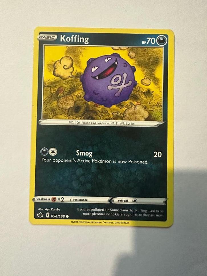Koffing – 094/198 – Chilling Reign, Hobby en Vrije tijd, Verzamelkaartspellen | Pokémon, Zo goed als nieuw, Losse kaart, Ophalen of Verzenden