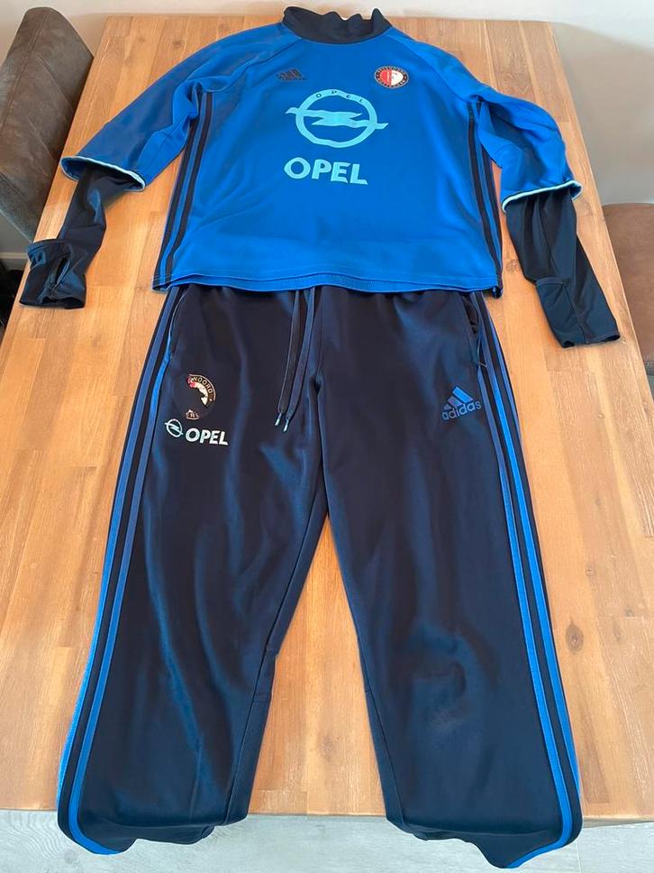 Feyenoord trainingspak (L) 2016/2017, Sport en Fitness, Voetbal, Zo goed als nieuw, Trainingspak, Maat L, Ophalen of Verzenden