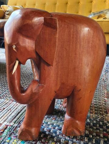 Houtsnijwerk handwerk olifant gaaf groot uniek houten beeld 