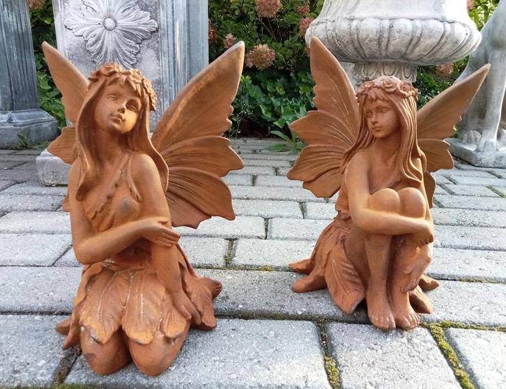 Super mooie set van twee gietijzeren fairy tale., Tuin en Terras, Tuinbeelden, Nieuw, Engelenbeeld, Metaal, Ophalen of Verzenden