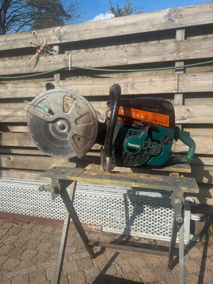 Makita bandenzaag 300mm blad, Tuin en Terras, Hand-tuingereedschap, Zo goed als nieuw, Ophalen