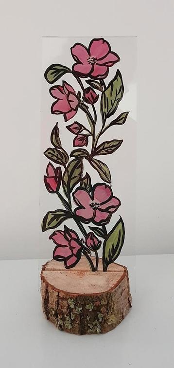 Handgemaakte bloem op glas beschikbaar voor biedingen