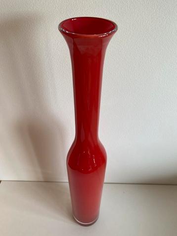 Siem van de Marel . Leerdam glas . Ligne libre . Flesvaas. beschikbaar voor biedingen