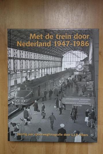 boek Met de trein door Nederland 1947-1986 beschikbaar voor biedingen