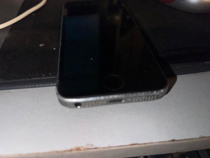 5s 4.0" 640x1136 pixels 8MP 1080p 1GB RAM, Telecommunicatie, Pda's, Gebruikt, Ophalen of Verzenden