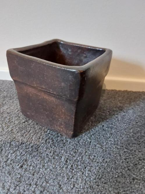Bloempot bruin vierkant, Tuin en Terras, Bloempotten, Gebruikt, Aardewerk, Binnen, Minder dan 40 cm, Minder dan 25 cm, Vierkant