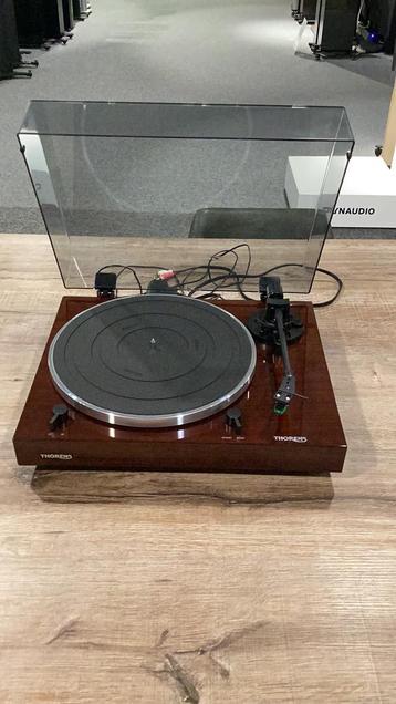 Thorens TD202 in nieuwstaat beschikbaar voor biedingen