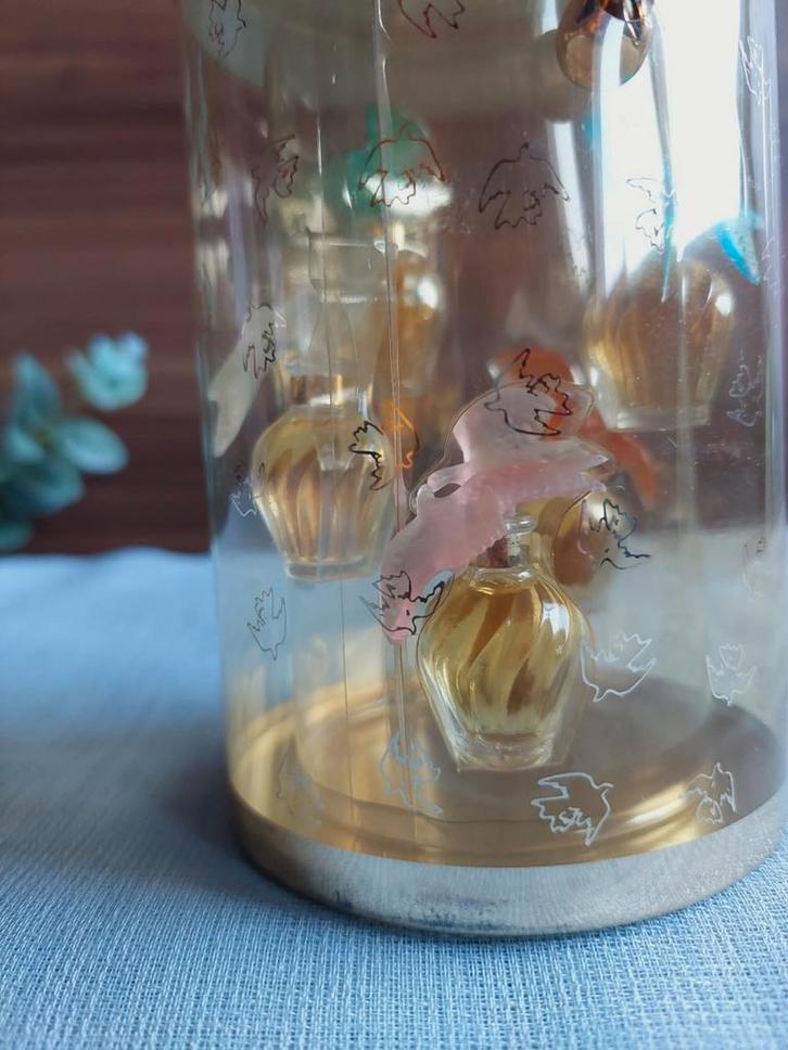 Nina Ricci miniatuurset - collector's item, Verzamelen, Parfumverzamelingen, Nieuw, Miniatuur, Gevuld, Ophalen of Verzenden