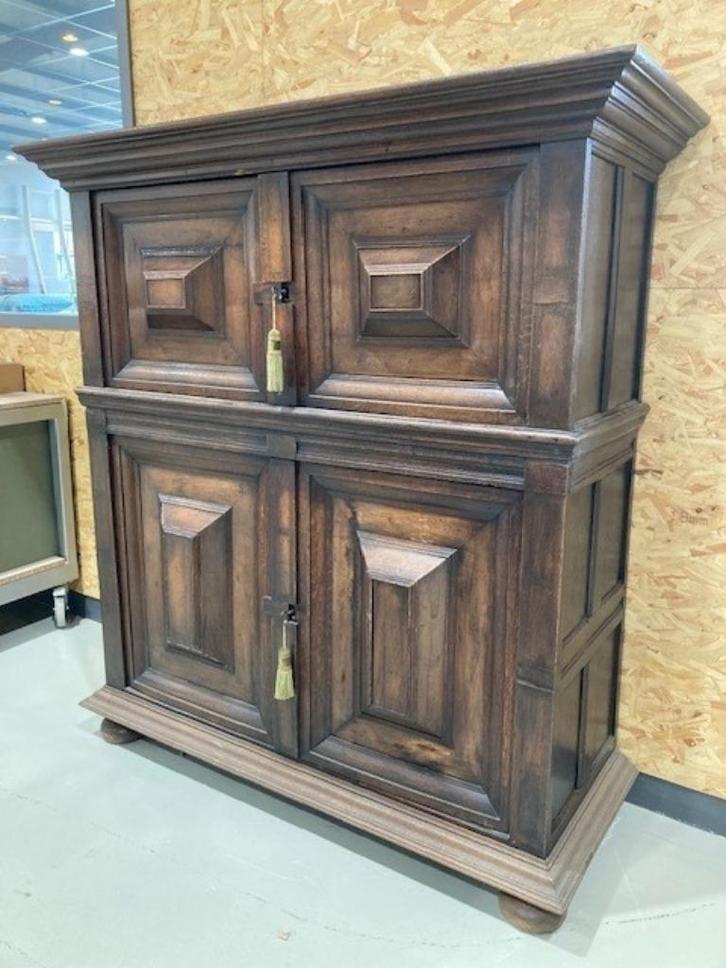 Antieke kussen kast, Antiek en Kunst, Antiek | Meubels | Kasten, Ophalen