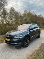 Skoda Karoq 1.5 TSI ACT Bussines Sportline 150pk 2022 Grijs, Auto's, Voorwielaandrijving, 4 cilinders, 700 kg, Karoq