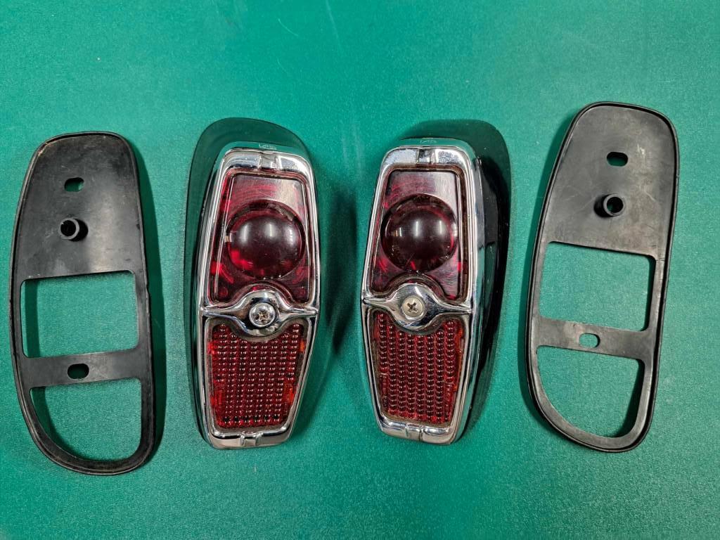 2 nieuwe achterlichten Peugeot 203 sedan / cabriolet, Auto-onderdelen, Ophalen of Verzenden, Nieuw, Peugeot