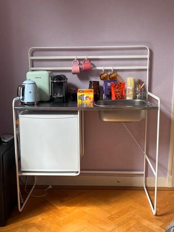 Ikea keukentje met koelkast - SUNNERSTA beschikbaar voor biedingen