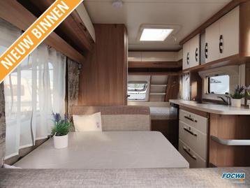 Hobby De Luxe 440 SF Mover Dwarsbed Zit Thule beschikbaar voor biedingen