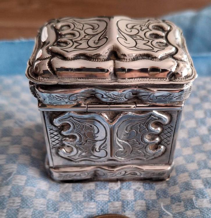 Loderein doosje 1900...keuren, Antiek en Kunst, Antiek | Goud en Zilver, Zilver, Ophalen of Verzenden