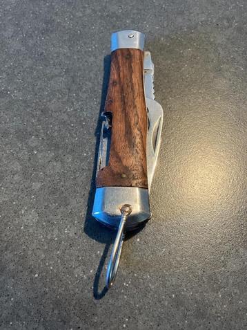 Multitool / zakmes Japan (?) met houten heft beschikbaar voor biedingen