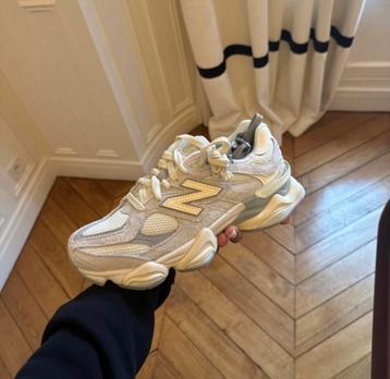 New Balance 9060 Quartz Grey maat 39,5 deadstock beschikbaar voor biedingen