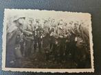 100%orig wo2foto duitse soldaten helm aan het front Verz, Verzamelen, Militaria | Tweede Wereldoorlog, Ophalen of Verzenden, Duitsland