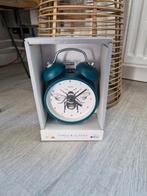 Nieuwe Jones Clocks Wekker met Bij Design, Huis en Inrichting, Ophalen of Verzenden, Nieuw, Analoog, Wekker of Tafelklok