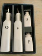 NIEUWE SET IN DOOS SET VOOR OLIJFOLIE/AZIJN ,PEPER EN ZOUT, Huis en Inrichting, Keuken | Keukenbenodigdheden, Ophalen of Verzenden