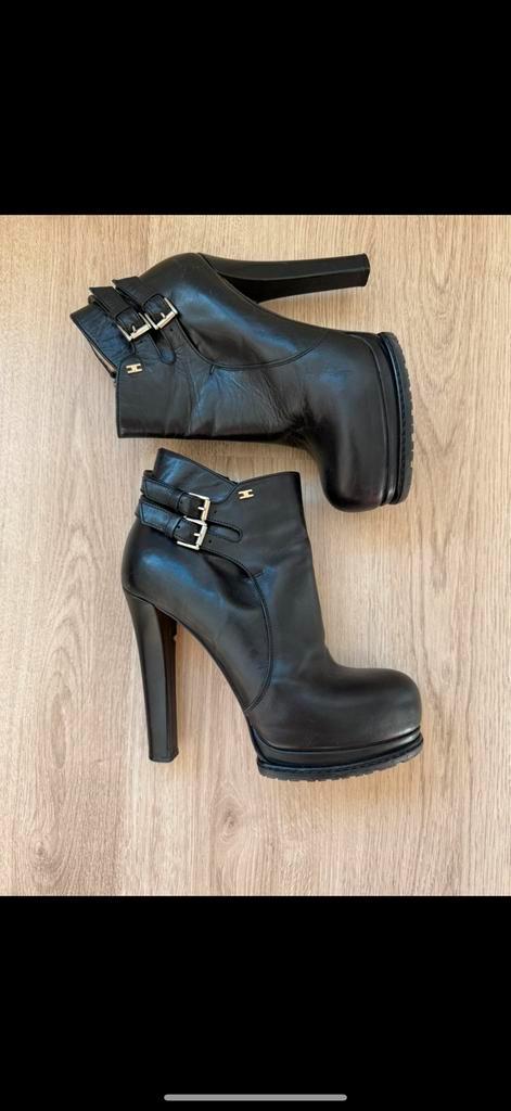 Zwarte enkellaarzen met hak van Elisabetta Franchi, Kleding | Dames, Schoenen, Gedragen, Lage of Enkellaarzen, Zwart, Ophalen of Verzenden