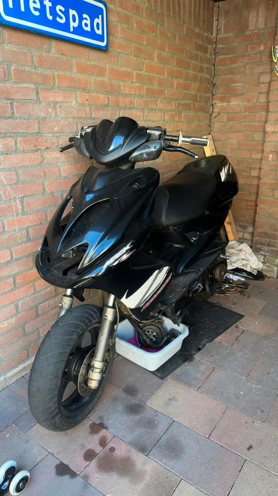 Yamaha aerox project, Fietsen en Brommers, Scooters | Yamaha, Zo goed als nieuw, Aerox, Tweetakt, Ophalen