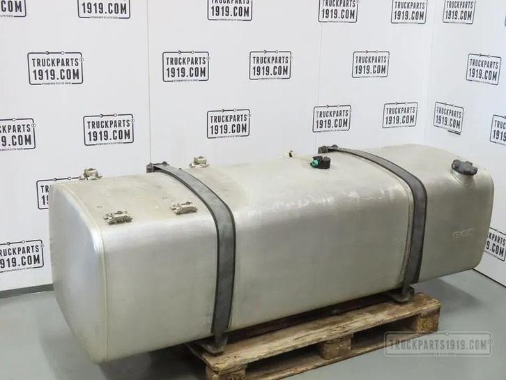 DAF 1945569 Brandstoftank + steunen 690L, Auto-onderdelen, Vrachtwagen-onderdelen, DAF, Brandstofsystemen, Gebruikt, Ophalen