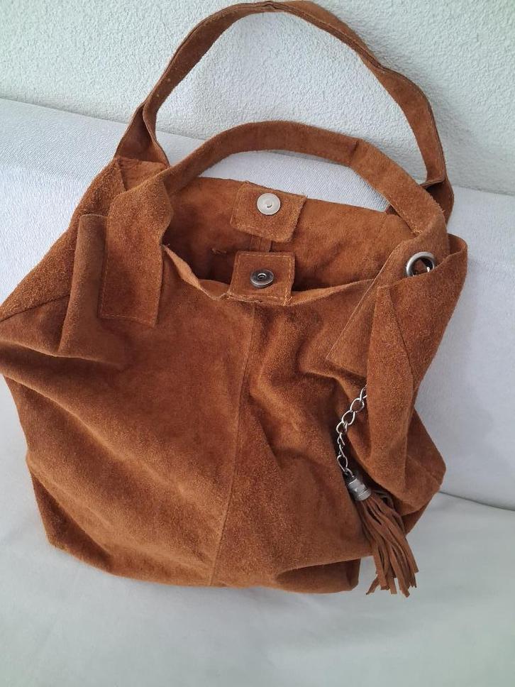 Suede shopper, cognac kleur., Sieraden, Tassen en Uiterlijk, Tassen | Damestassen, Zo goed als nieuw, Shopper, Bruin, Ophalen of Verzenden