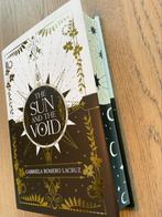 The Sun and the Void - Illumicrate, Boeken, Fantasy, Ophalen of Verzenden, Zo goed als nieuw