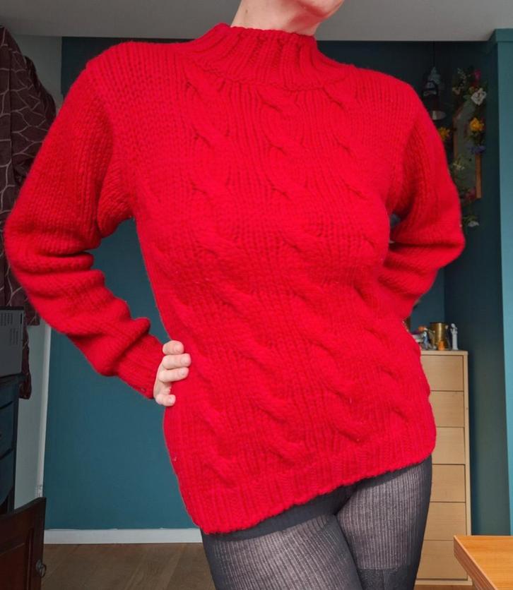Mooie echt wollen Italiaanse trui kabeltrui maat 38, Kleding | Dames, Truien en Vesten, Zo goed als nieuw, Maat 38/40 (M), Rood