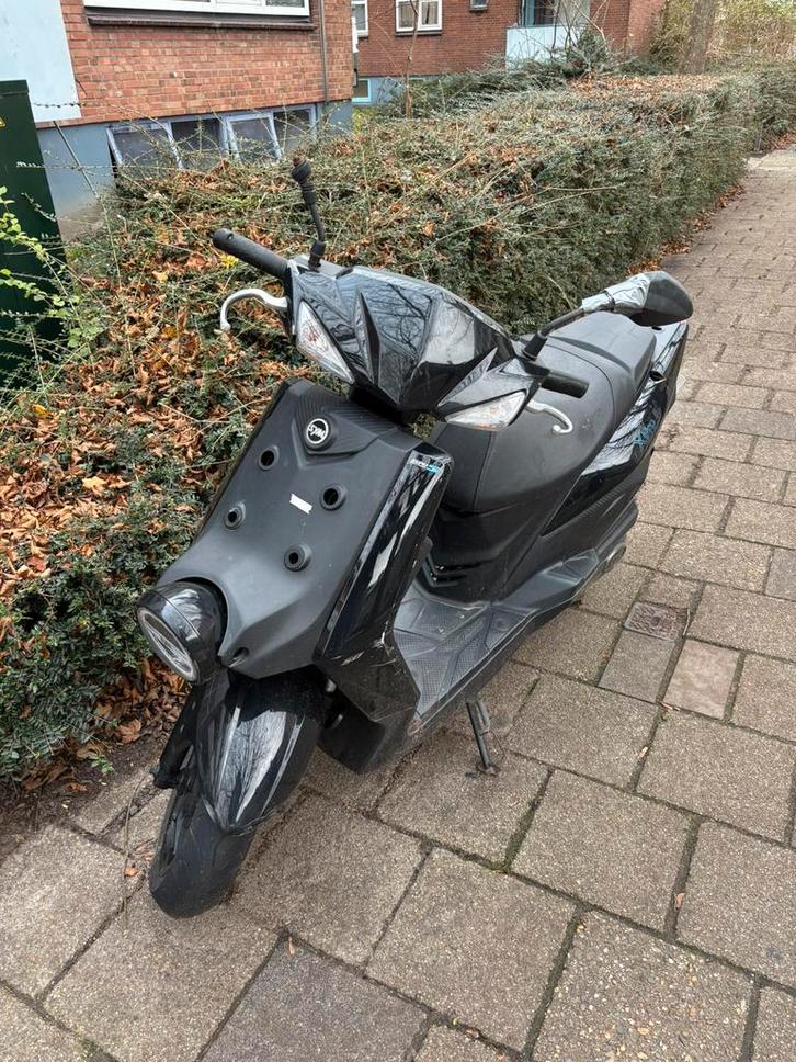 Scooter te koop –loopt goed –stuur wijkt af –sleutel kwijt, Fietsen en Brommers, Scooters | SYM, Gebruikt, Overige modellen, Maximaal 45 km/u