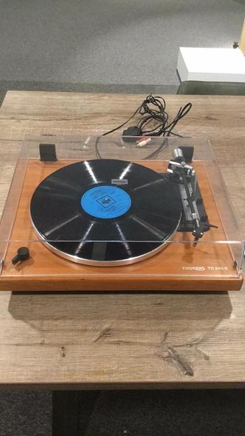 Thorens TD 240-2 volautomatische platenspeler. beschikbaar voor biedingen