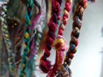 Sjaal in fleurige kleurtjes met franjes, Kleding | Dames, Ophalen of Verzenden, Sjaal, Zo goed als nieuw