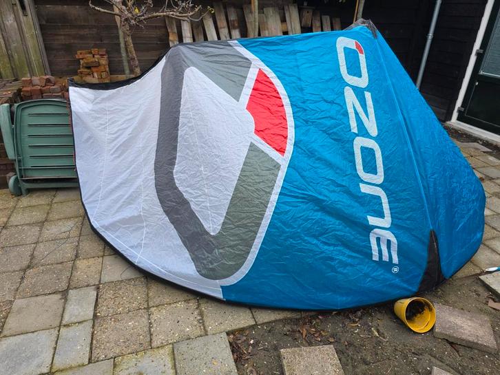 Ozone Alpha V2 10 Kite met Ozone Contact V5 Bar 50cm, Watersport en Boten, Kitesurfen, Gebruikt, Kite, 10 m², Geen board, Ophalen of Verzenden
