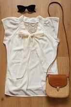 Blouse met kort mouwen en strik maat M, Ophalen of Verzenden, Zo goed als nieuw, Korte mouw