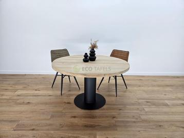 Luxe ronde eiken tafel met industriële matrixpoot  beschikbaar voor biedingen