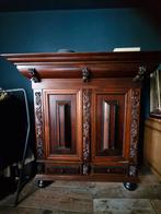 Antieke Houten Kast met Houtsnijwerk, Ophalen of Verzenden