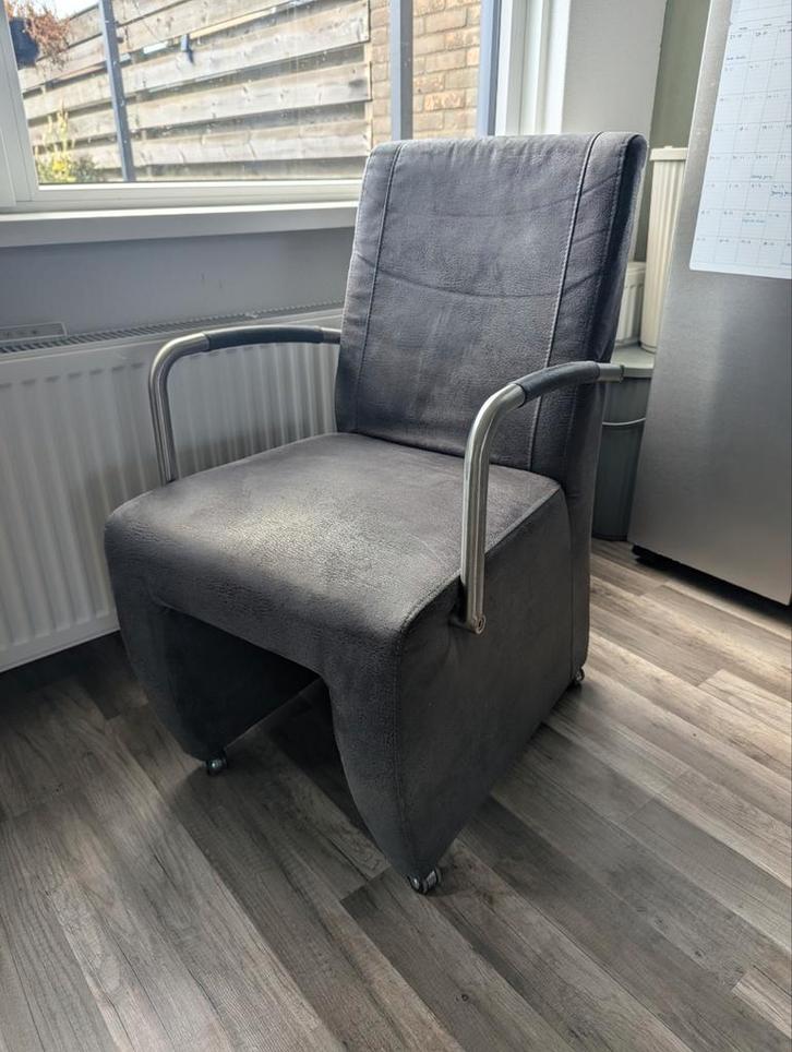 4 Eetkamerstoelen op Wieltjes, Huis en Inrichting, Stoelen, Gebruikt, Vier, Grijs, Ophalen