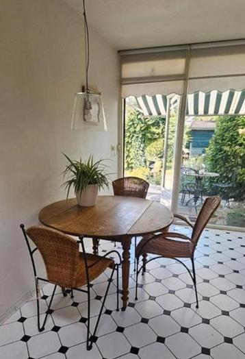 Antieke Franse Hangoortafel beschikbaar voor biedingen