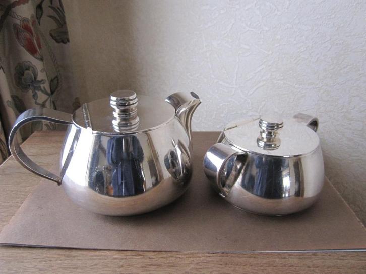 Art deco verzilverde Wiskemann teapot en en suikerpot, Antiek en Kunst, Antiek | Goud en Zilver, Zilver, Verzenden