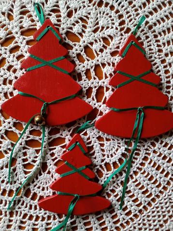Oude Houten kerstboompjes ,kerst decoratie  beschikbaar voor biedingen