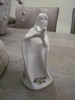 Royal Tara Ierland Beeld Dame met Duif, Ophalen of Verzenden, Zo goed als nieuw, Mens