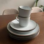 Serviesset: borden en mokken, Huis en Inrichting, Keuken | Servies, Keramiek, Ophalen of Verzenden, Zo goed als nieuw, Bord(en)