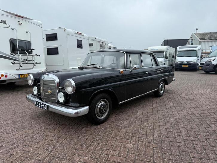 Mercedes-Benz 190 W110 Prachtige staat 1965, Auto's, Mercedes-Benz, Bedrijf, Te koop, 190-Serie, Benzine, Overige carrosserieën
