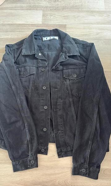 Off white spijker jas beschikbaar voor biedingen
